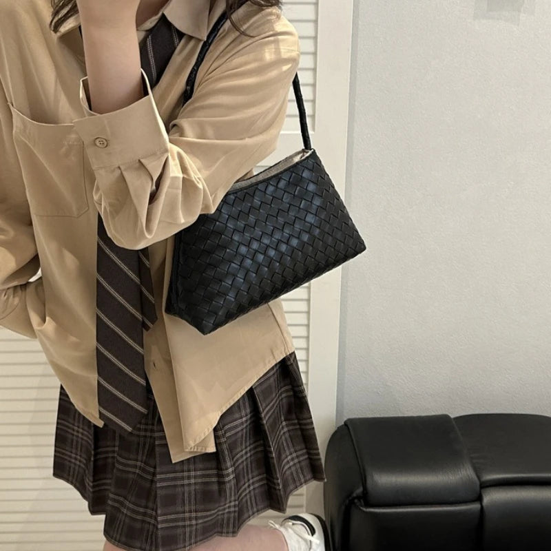 Woven Shoulder Handbag,