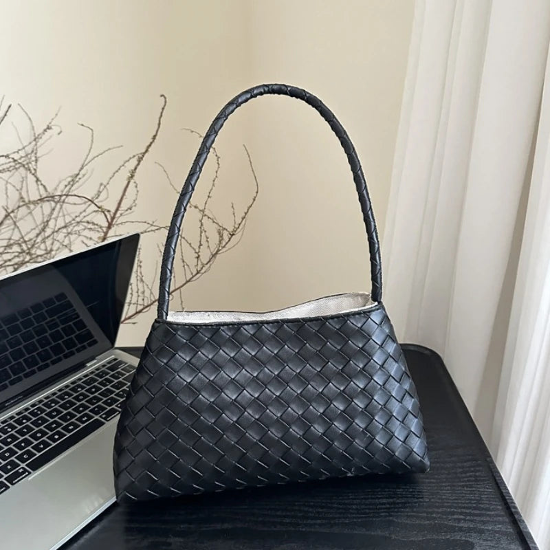 Woven Shoulder Handbag,
